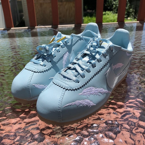 nike cortez feather